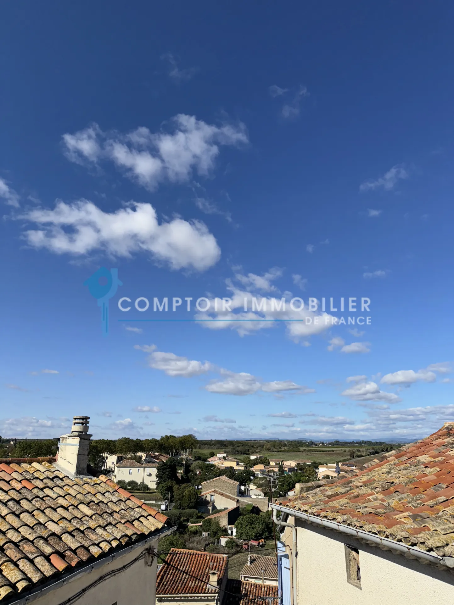 Maison atypique de 105 m² à Servian avec vue imprenable 