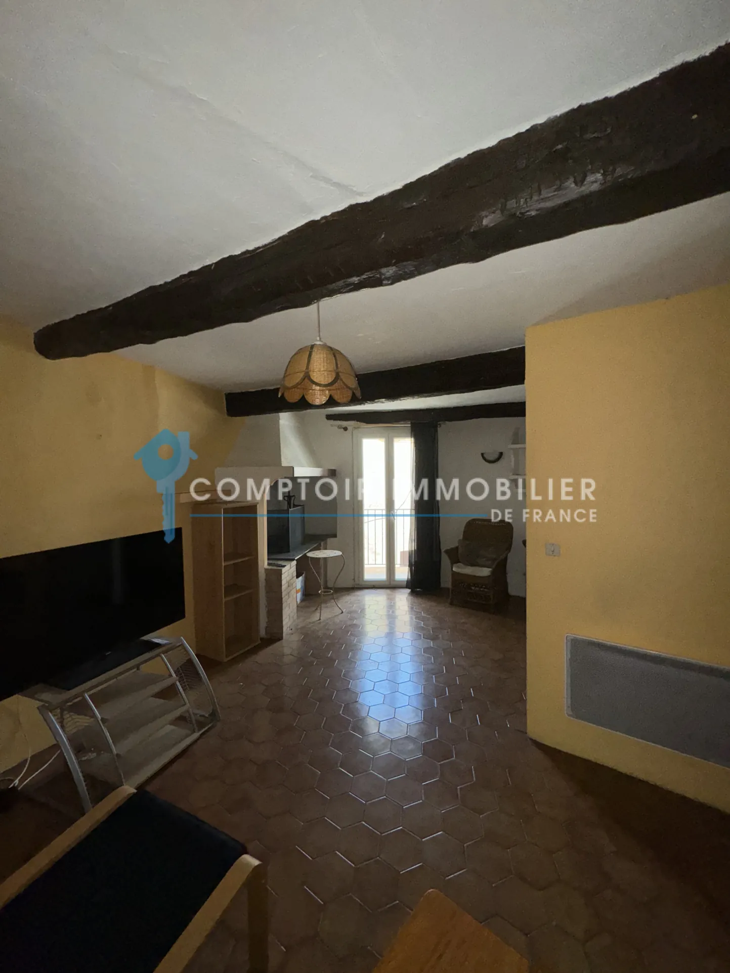 Maison atypique de 105 m² à Servian avec vue imprenable 
