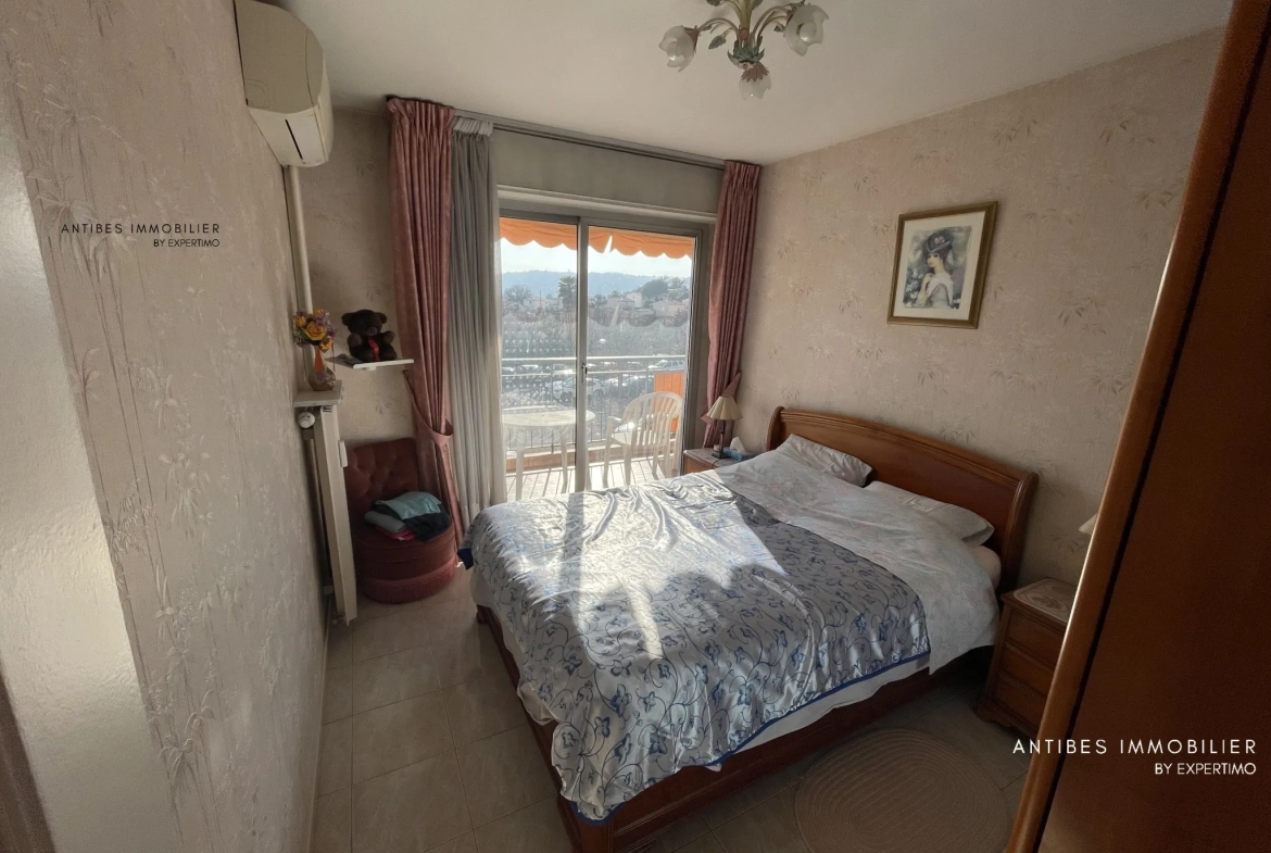 A vendre appartement 3 pièces avec terrasse à Antibes - garage et cave inclus 