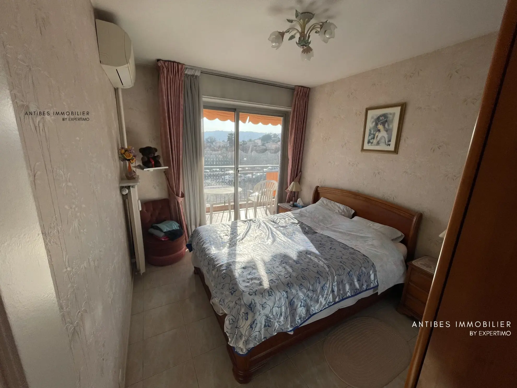 A vendre appartement 3 pièces avec terrasse à Antibes - garage et cave inclus 