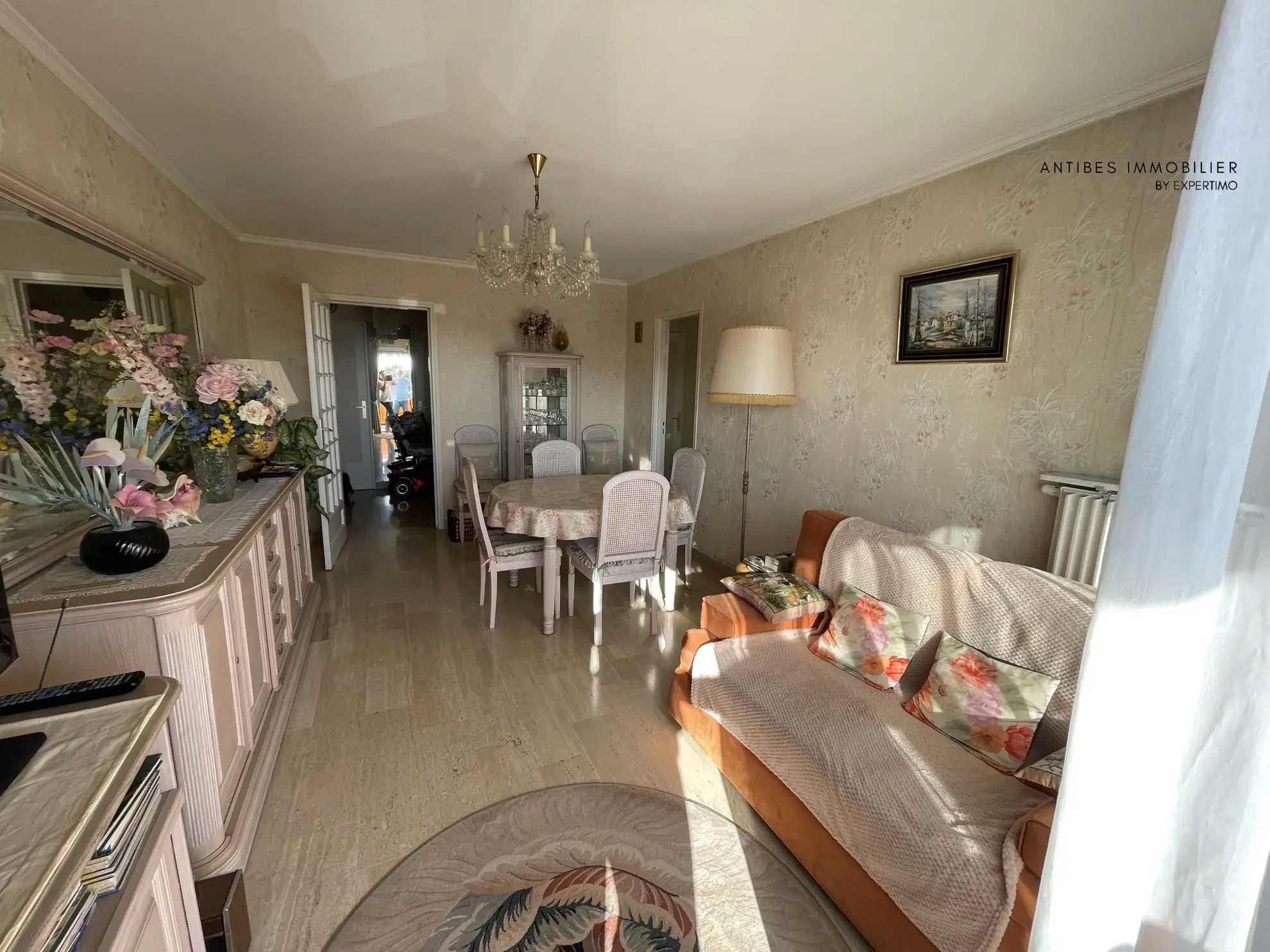 A vendre appartement 3 pièces avec terrasse à Antibes - garage et cave inclus 