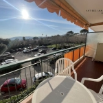 A vendre appartement 3 pièces avec terrasse à Antibes - garage et cave inclus