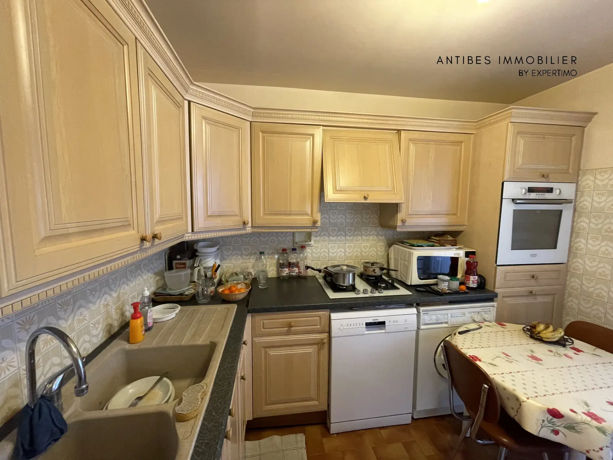 A vendre appartement 3 pièces avec terrasse à Antibes - garage et cave inclus 