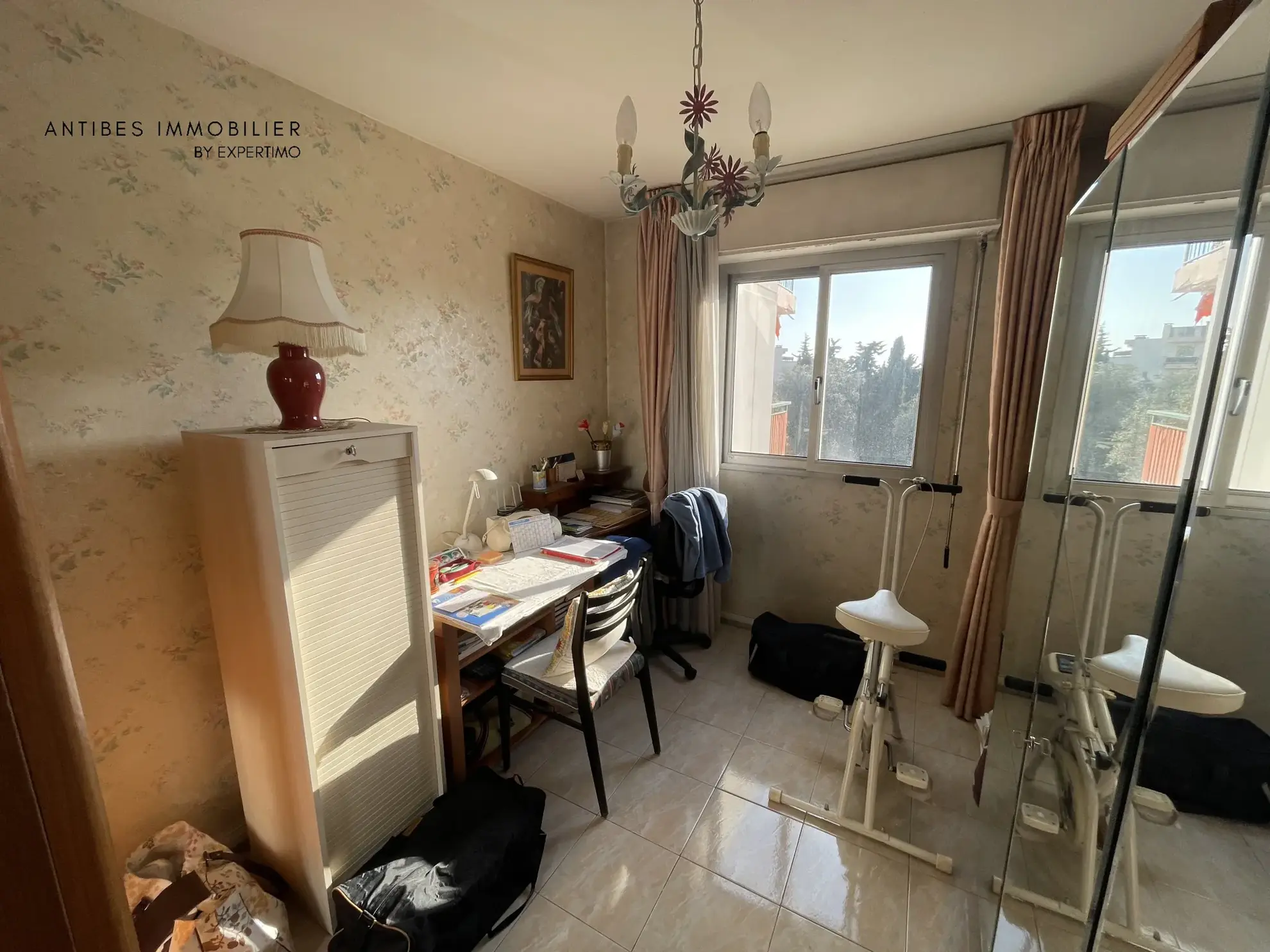 A vendre appartement 3 pièces avec terrasse à Antibes - garage et cave inclus 