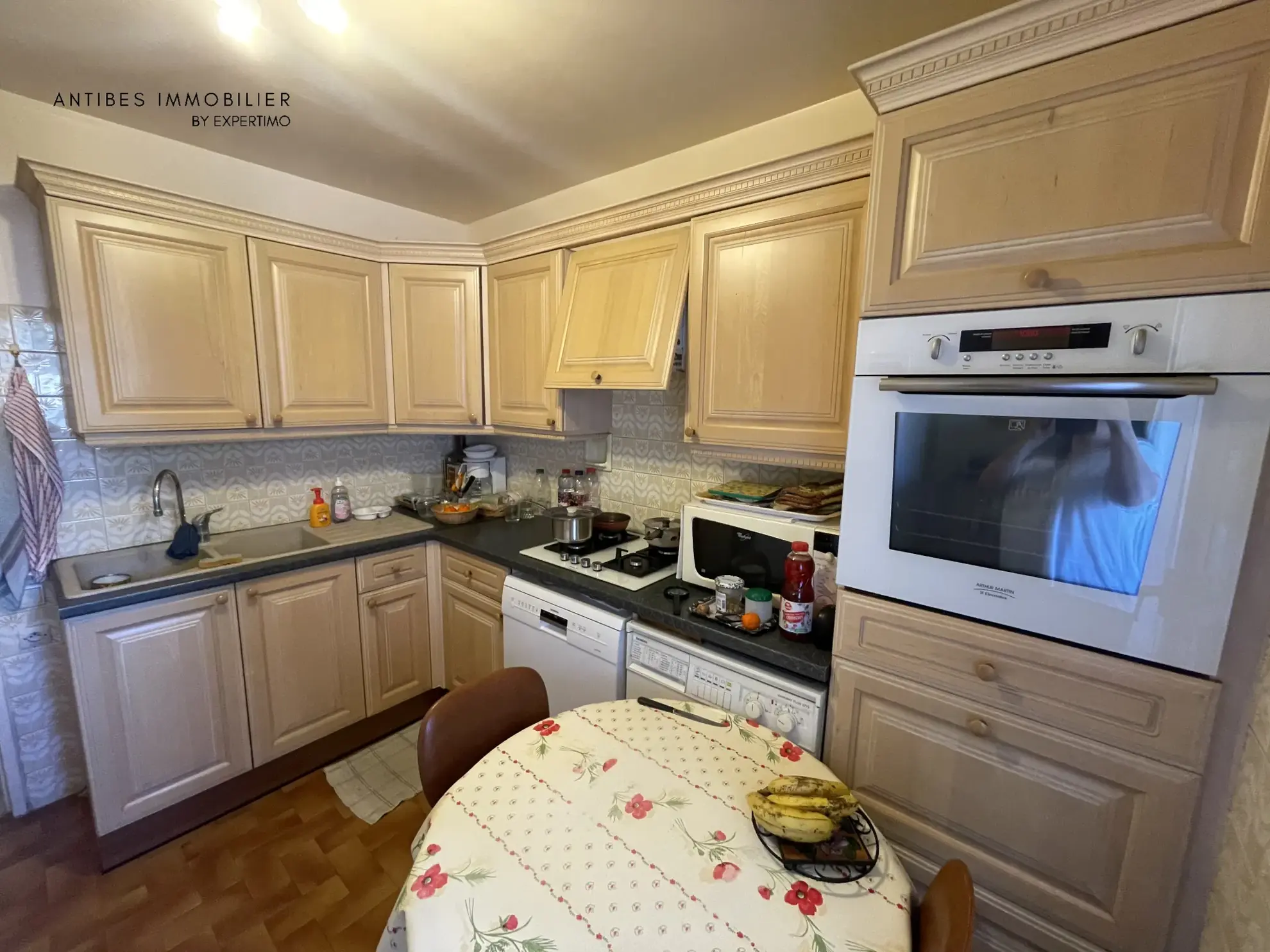 A vendre appartement 3 pièces avec terrasse à Antibes - garage et cave inclus 