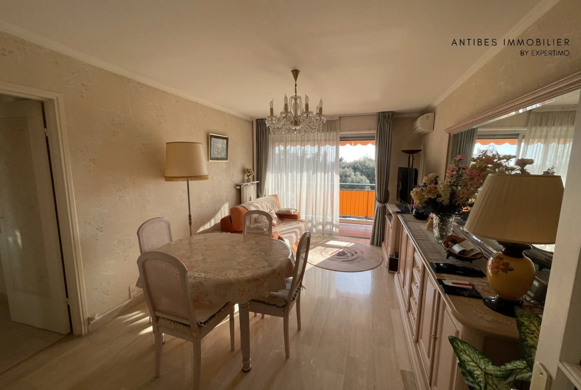 A vendre appartement 3 pièces avec terrasse à Antibes - garage et cave inclus 
