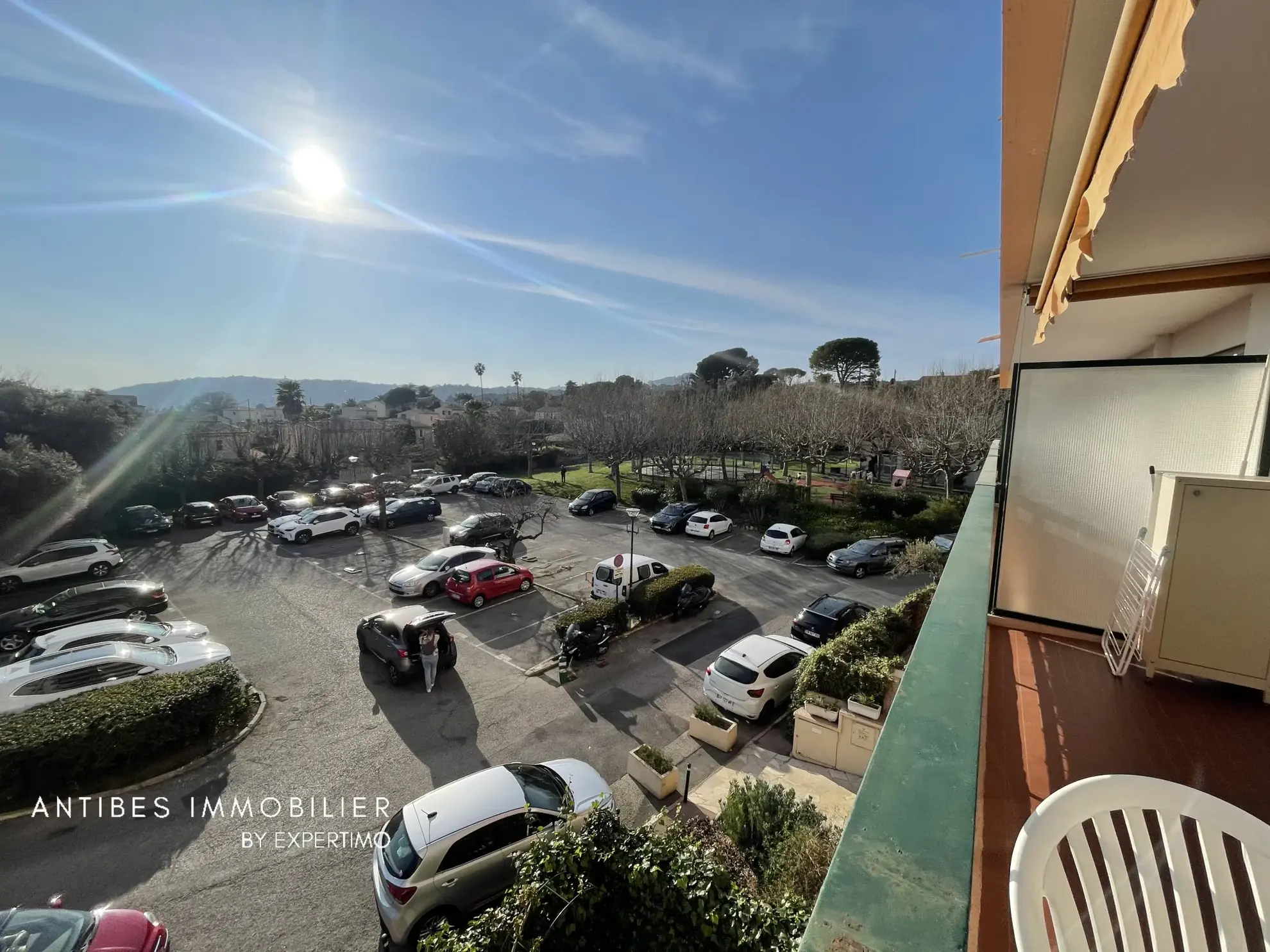 A vendre appartement 3 pièces avec terrasse à Antibes - garage et cave inclus 