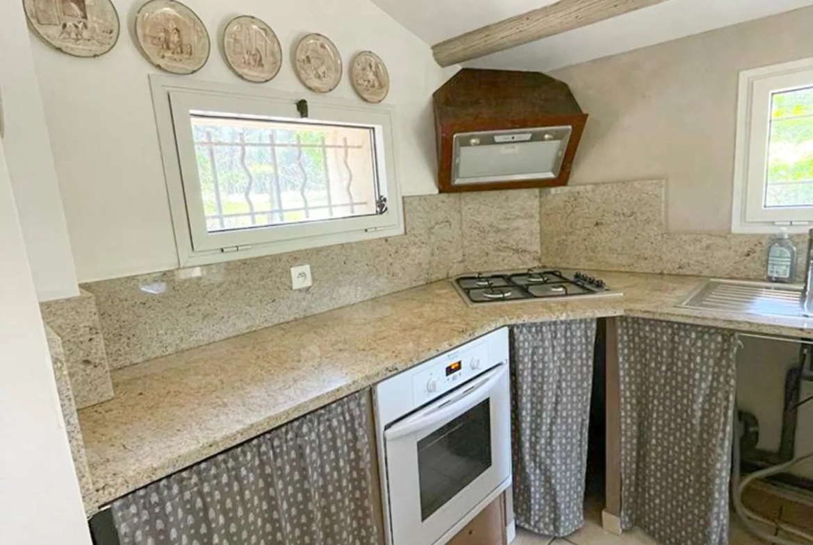 Mazet en pierre à Velleron, 2 pièces, 43 m², terrain 2875 m², rénovation récente 