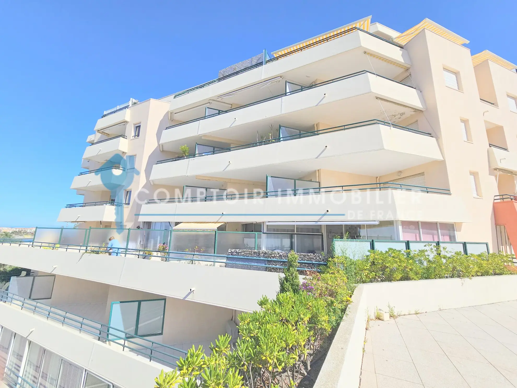 Bel appartement T2 avec terrasse de 18m² en front de mer à Sète 