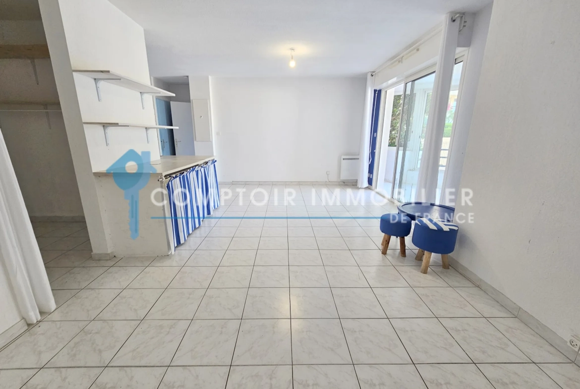 Bel appartement T2 avec terrasse de 18m² en front de mer à Sète 
