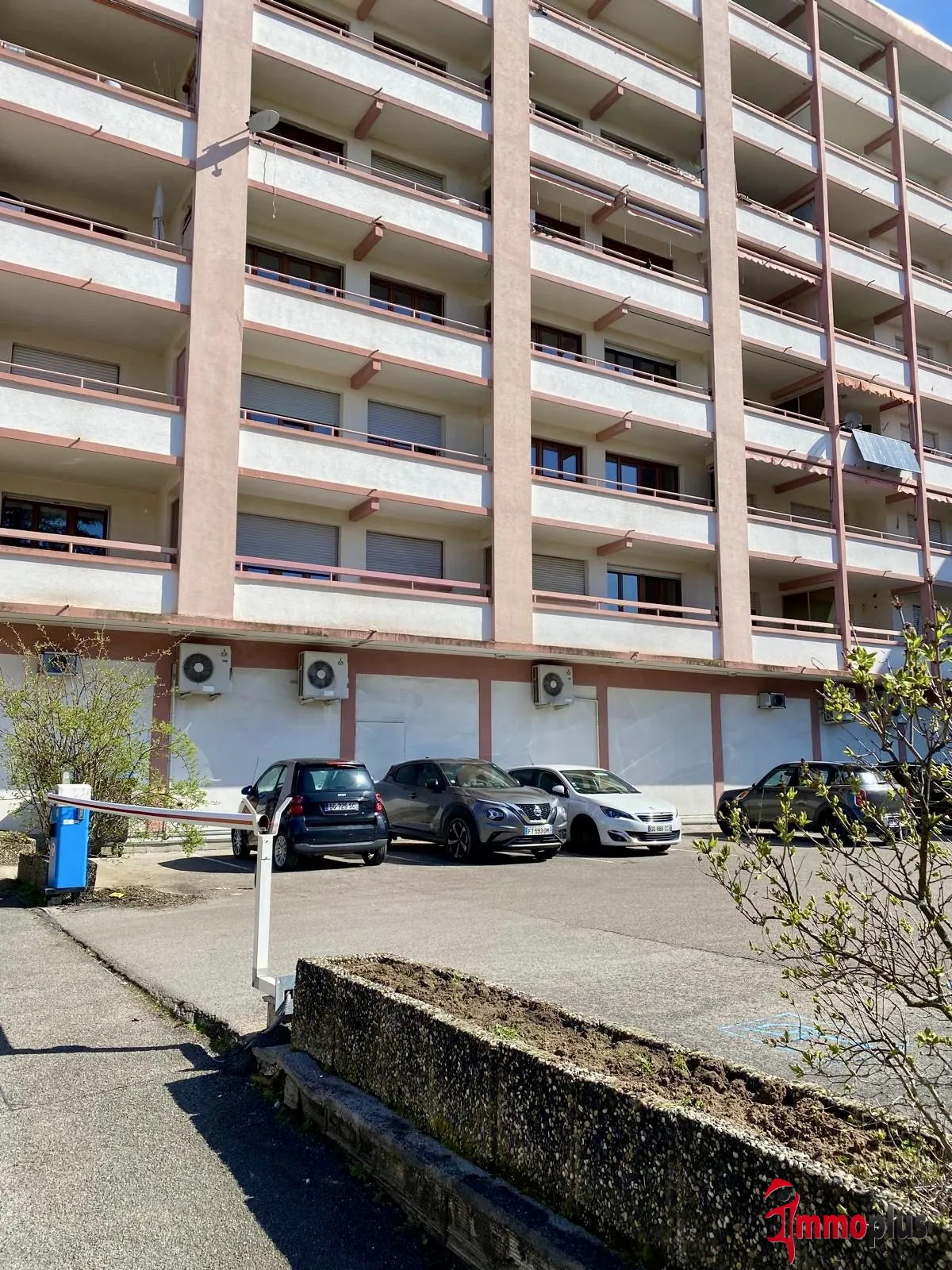 Appartement 2 pièces de 45m² avec terrasse à Saint-Louis, idéal premier achat ou investisseur 