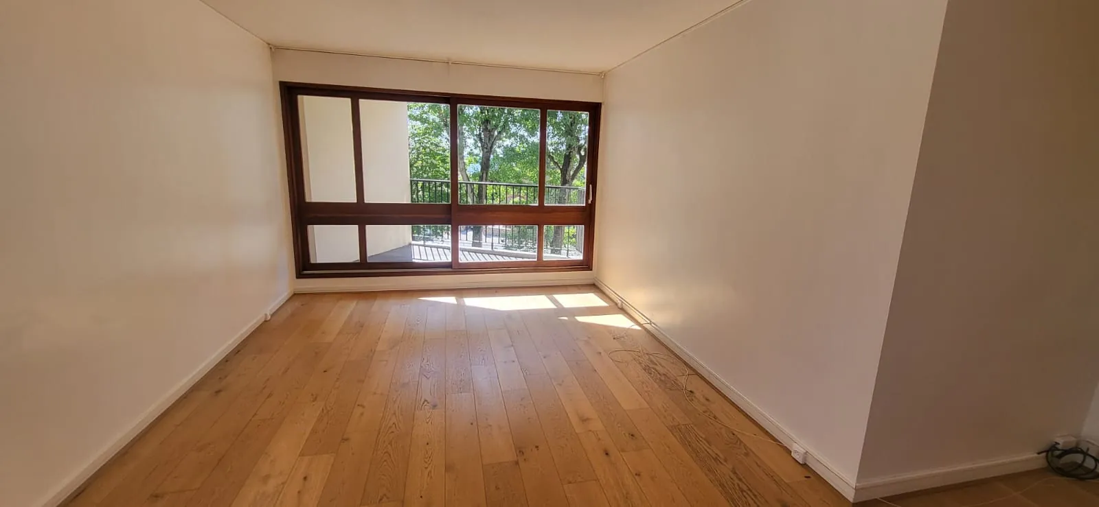 Appartement lumineux de 2/3 pièces à Le Chesnay avec parking et cave 
