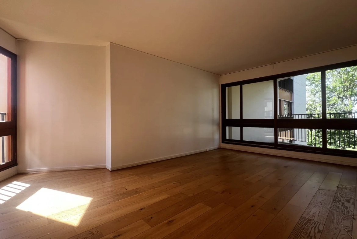 Appartement lumineux de 2/3 pièces à Le Chesnay avec parking et cave 