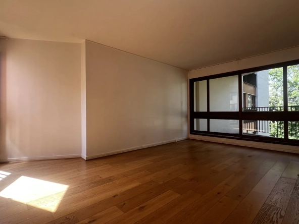 Bel appartement de 3 pièces avec parking et piscine à Le Chesnay 