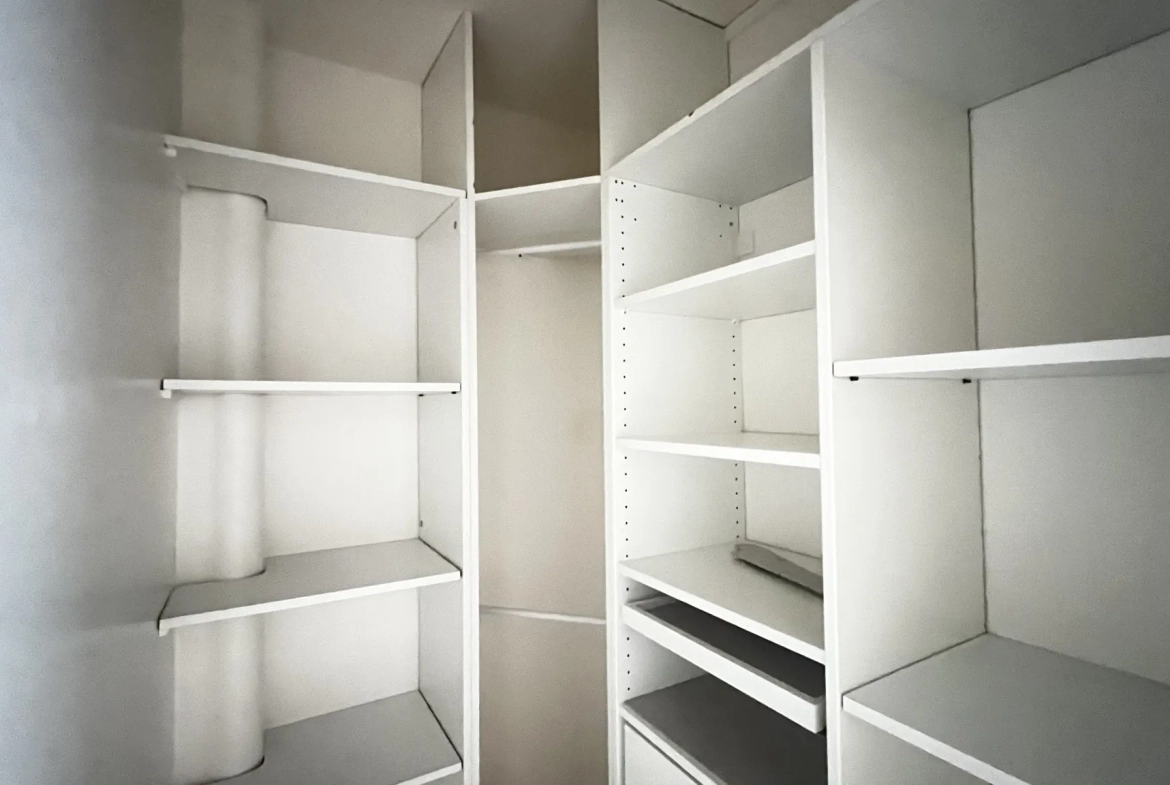 Appartement lumineux de 2/3 pièces à Le Chesnay avec parking et cave 