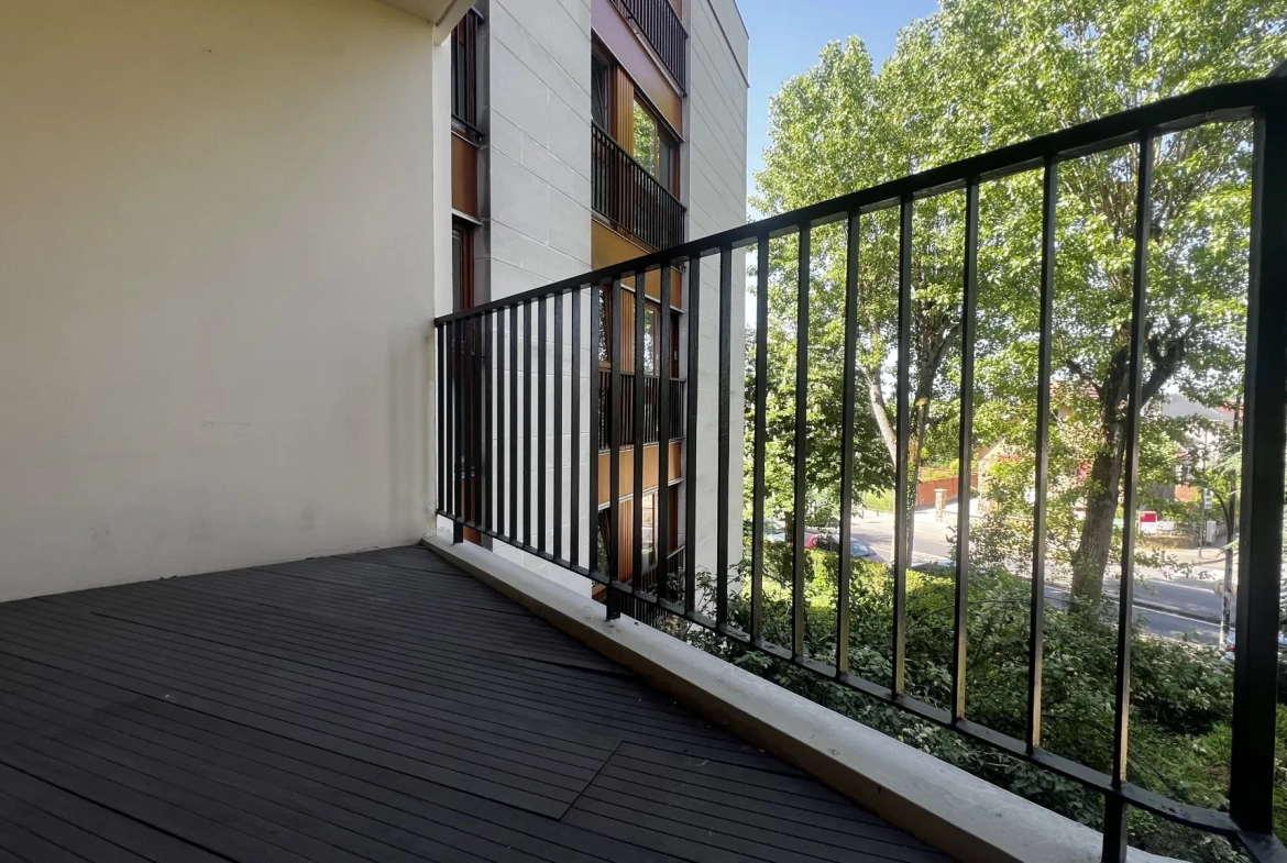 Appartement lumineux de 2/3 pièces à Le Chesnay avec parking et cave 