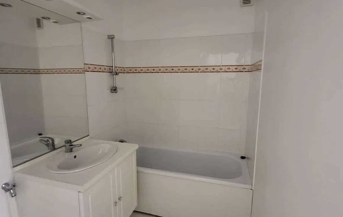 Appartement lumineux de 2/3 pièces à Le Chesnay avec parking et cave 