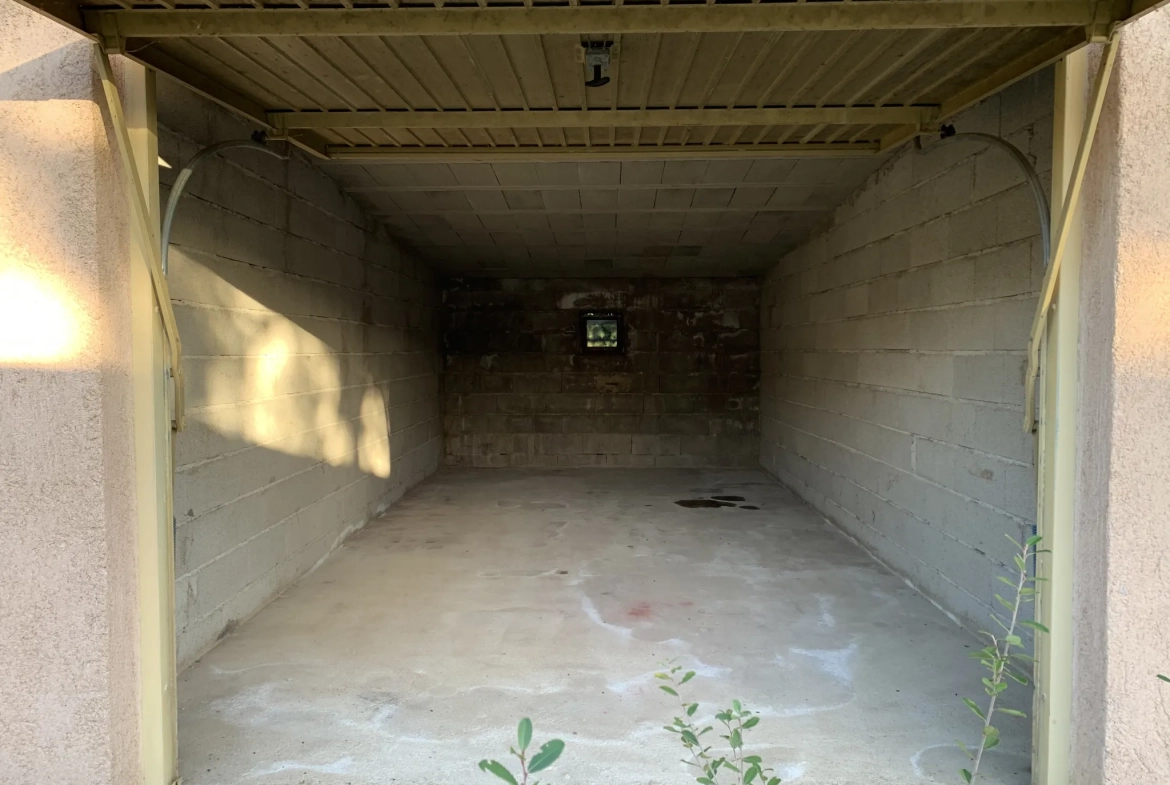 Garage fermé à Vardiola, Sainte Lucie de Porto-Vecchio – Opportunité rare 