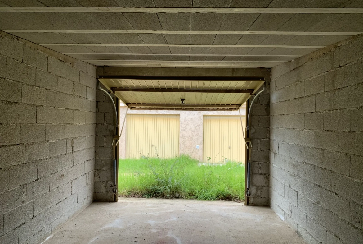 Garage fermé à Vardiola, Sainte Lucie de Porto-Vecchio – Opportunité rare 