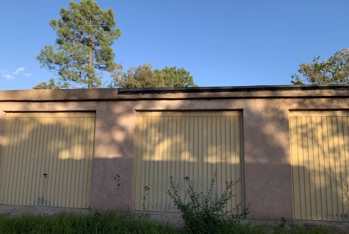 Garage fermé à Vardiola, Sainte Lucie de Porto-Vecchio – Opportunité rare 