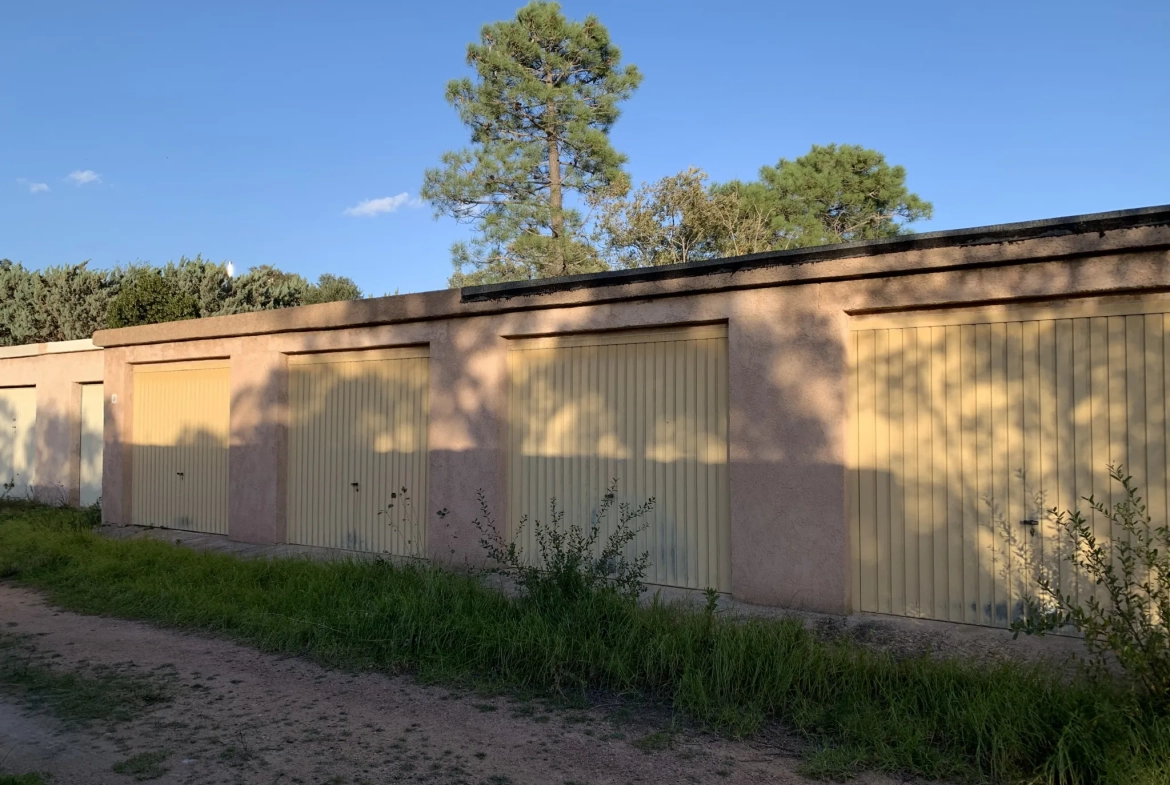 Garage fermé à Vardiola, Sainte Lucie de Porto-Vecchio – Opportunité rare 