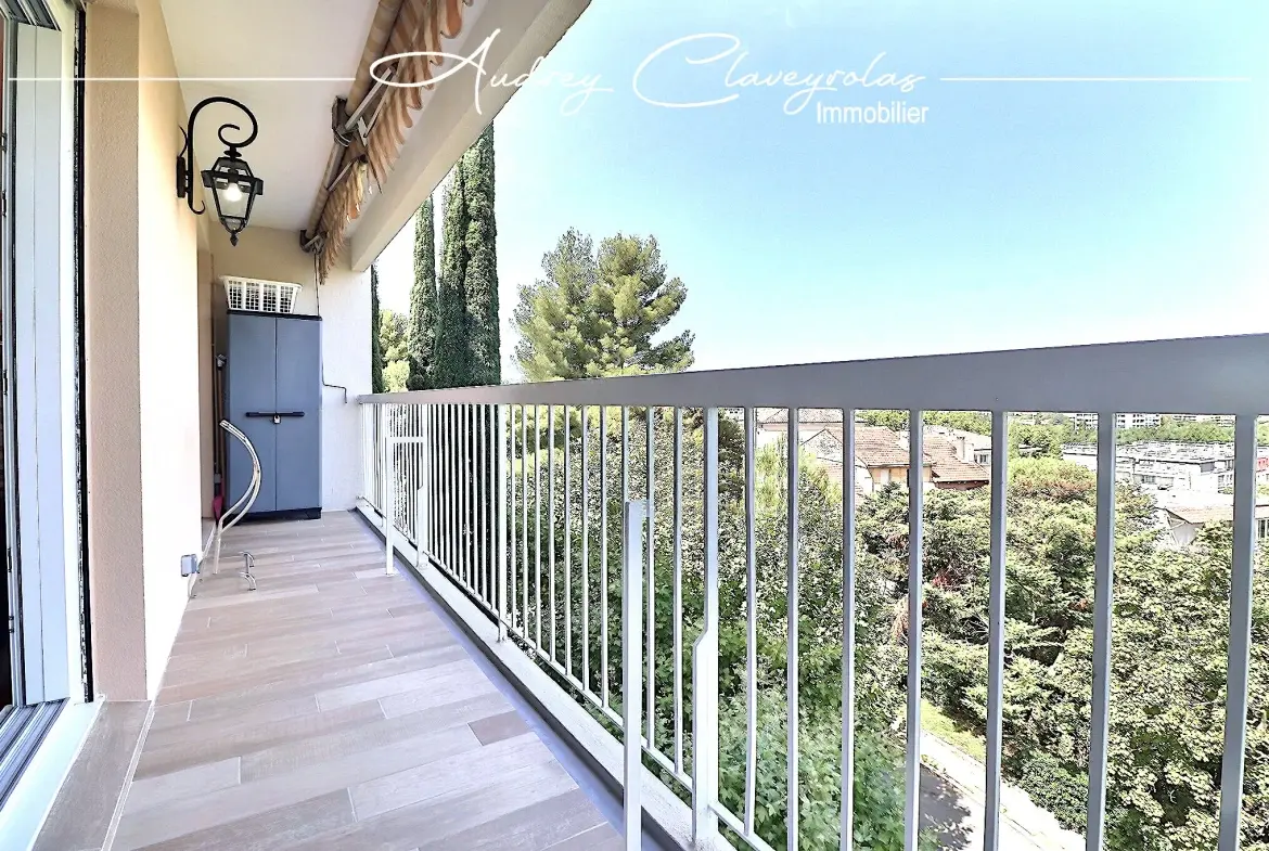 Appartement lumineux de 62 m² avec parking et cave à Marseille 