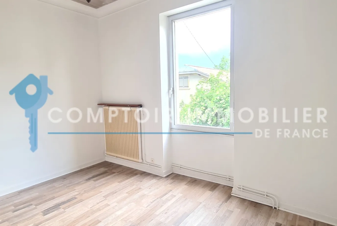 Maison de 165 m² avec studios indépendants à Valence, investissement idéal 