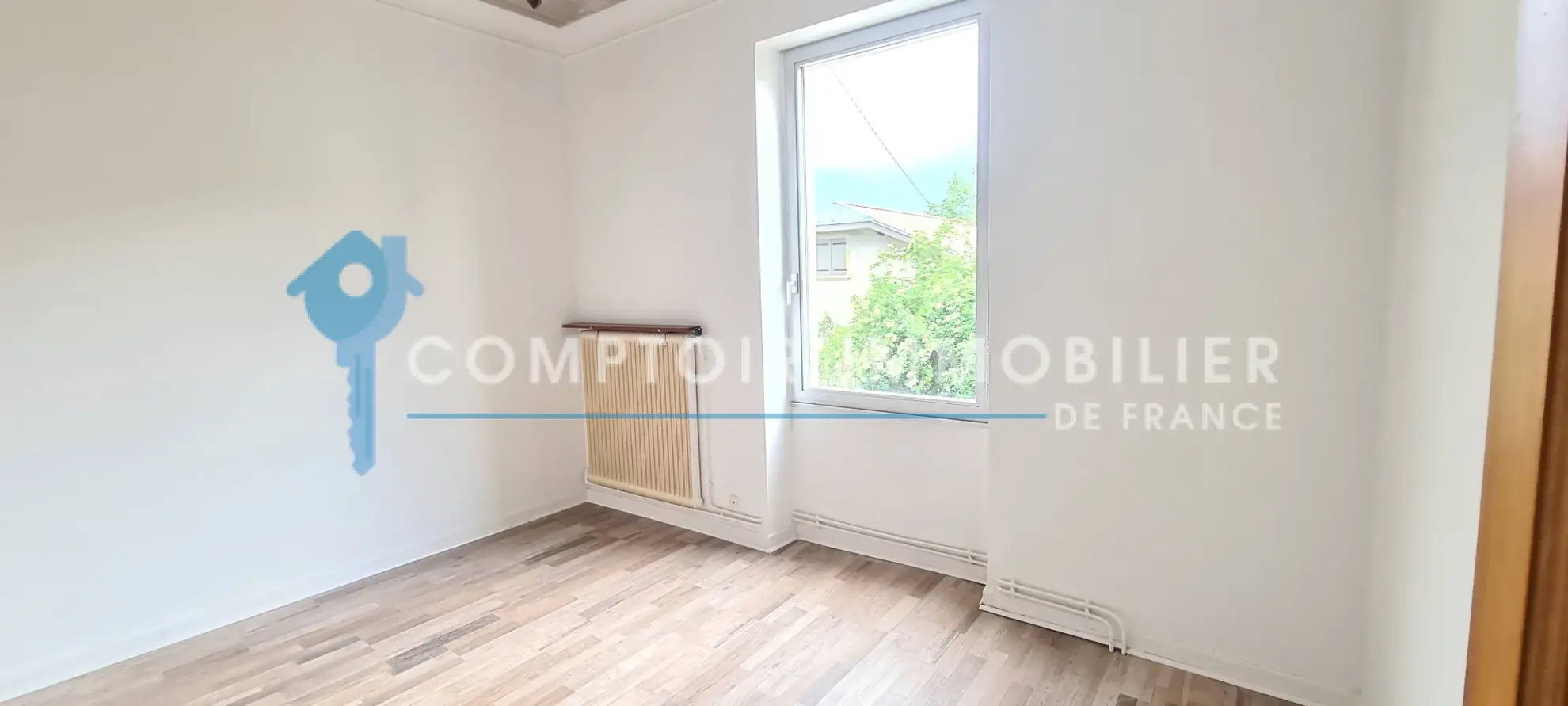 Maison de 165 m² avec studios indépendants à Valence, investissement idéal 