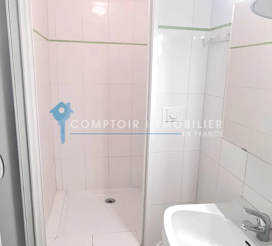 Maison de 165 m² avec studios indépendants à Valence, investissement idéal 