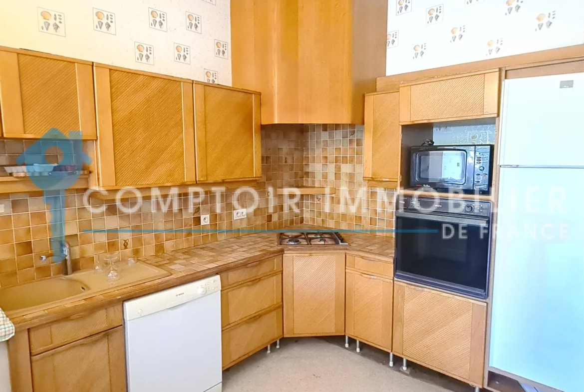 Maison de 165 m² avec studios indépendants à Valence, investissement idéal 