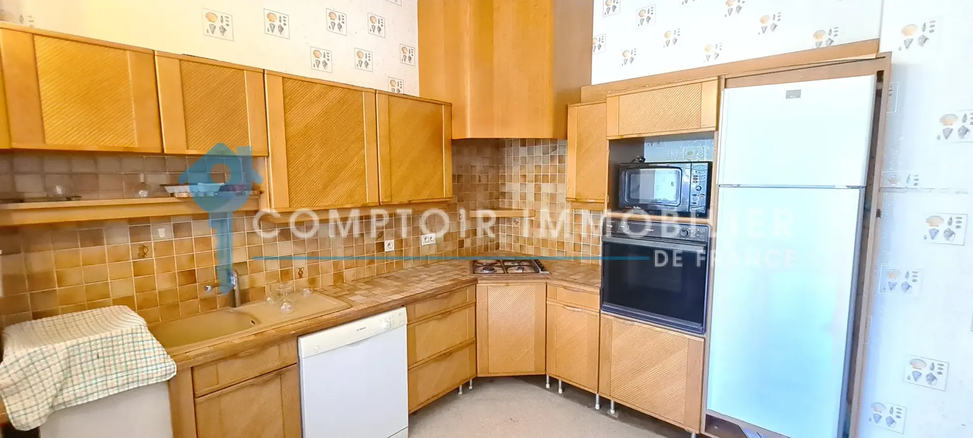 Maison de 165 m² avec studios indépendants à Valence, investissement idéal 