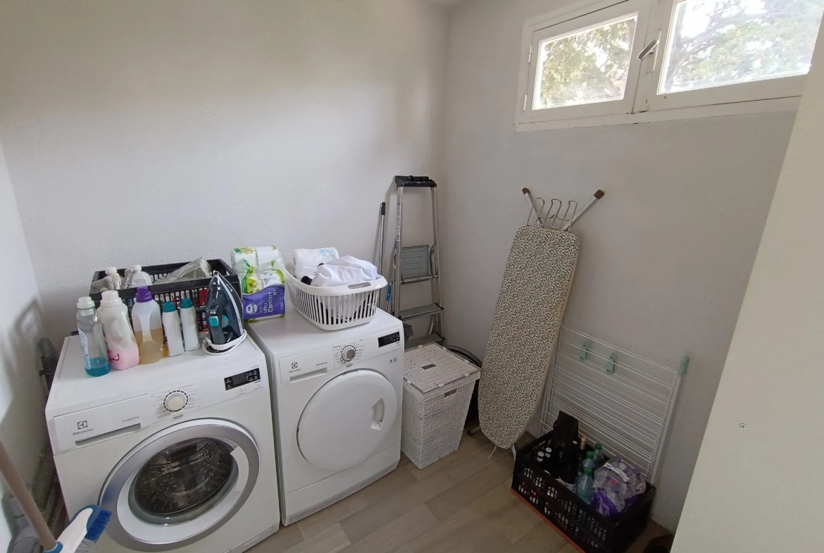 À vendre appartement T3 de 60 m² à Toulon Serinette avec garage et balcon 