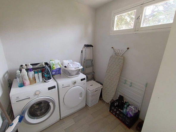 À vendre appartement T3 de 60 m² à Toulon Serinette avec garage et balcon 