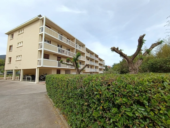 À vendre appartement T3 de 60 m² à Toulon Serinette avec garage et balcon