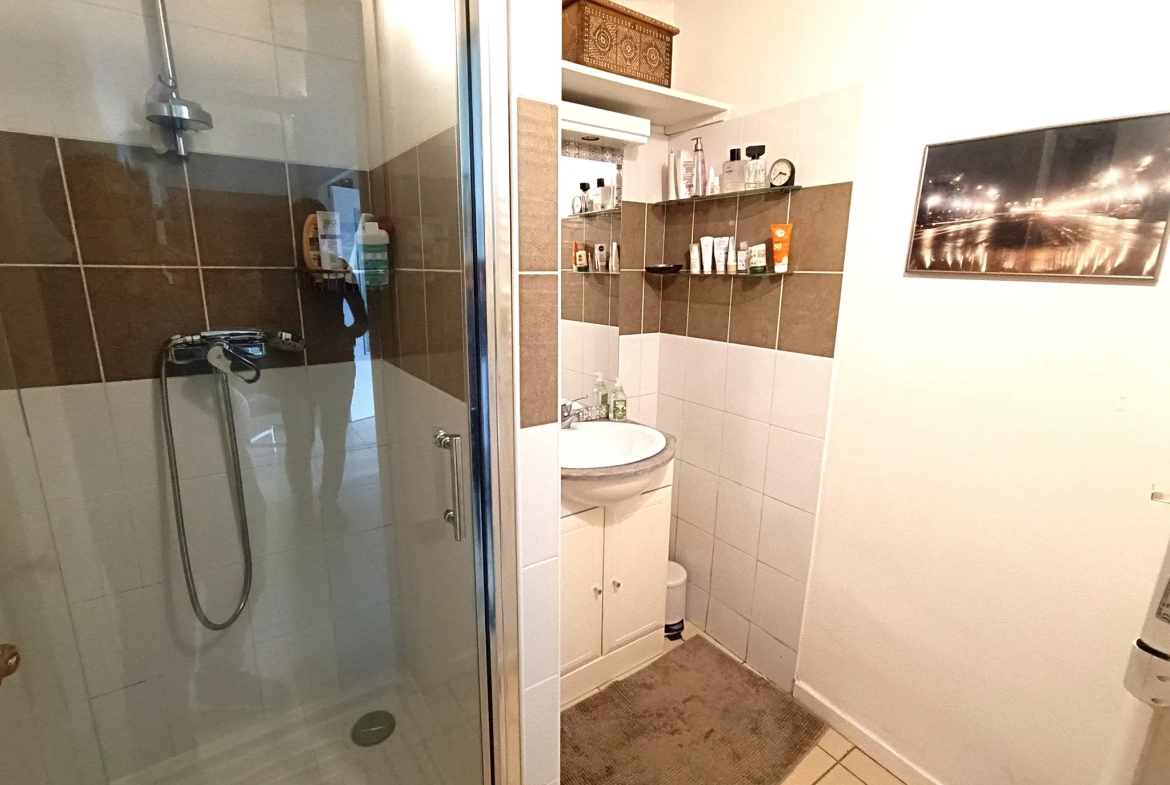 À vendre appartement T3 de 60 m² à Toulon Serinette avec garage et balcon 