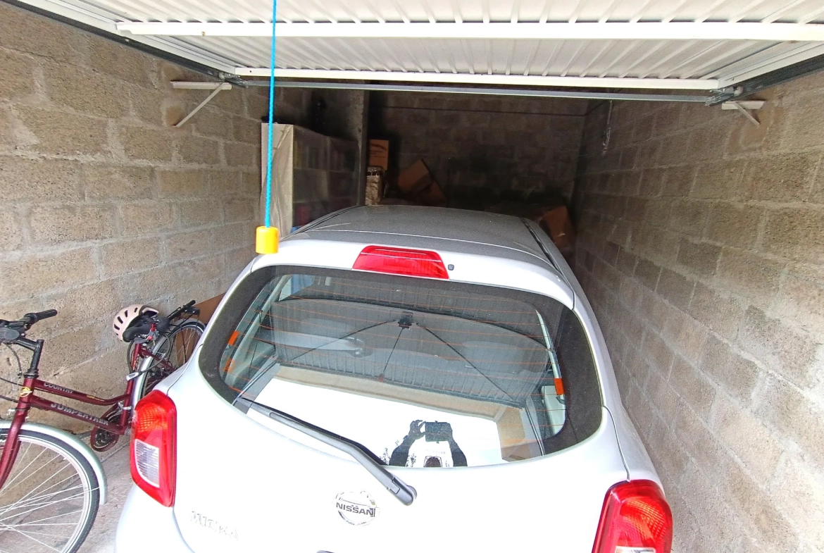 À vendre appartement T3 de 60 m² à Toulon Serinette avec garage et balcon 