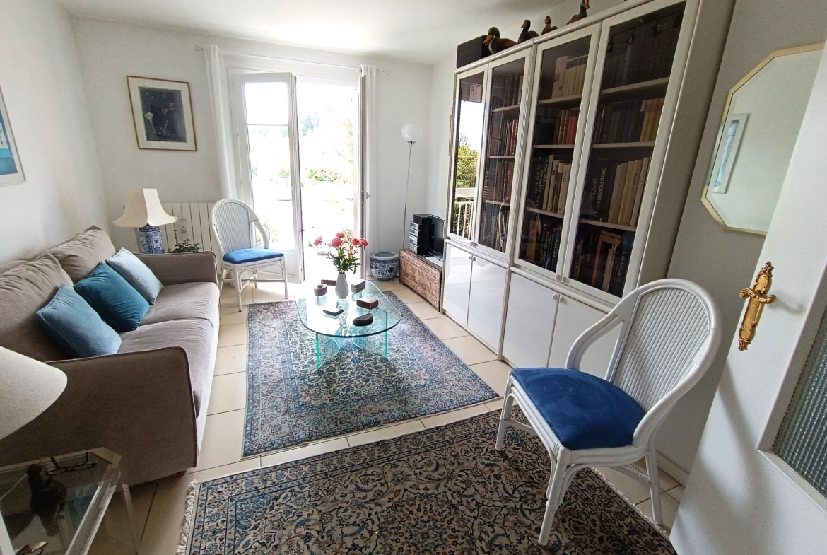 À vendre appartement T3 de 60 m² à Toulon Serinette avec garage et balcon 