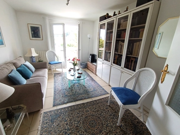 À vendre appartement T3 de 60 m² à Toulon Serinette avec garage et balcon 