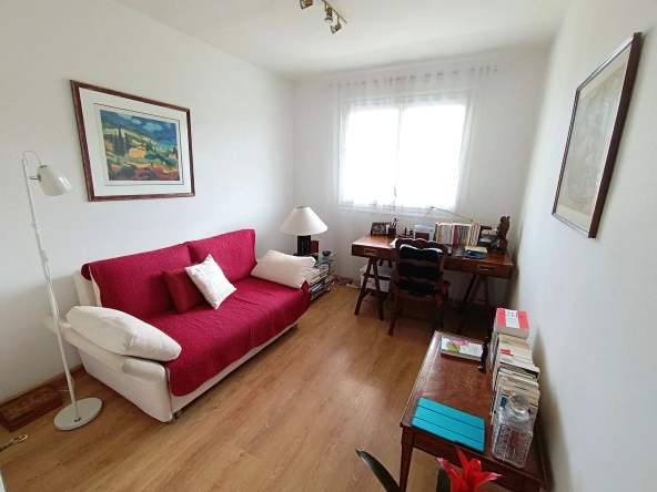 À vendre appartement T3 de 60 m² à Toulon Serinette avec garage et balcon 
