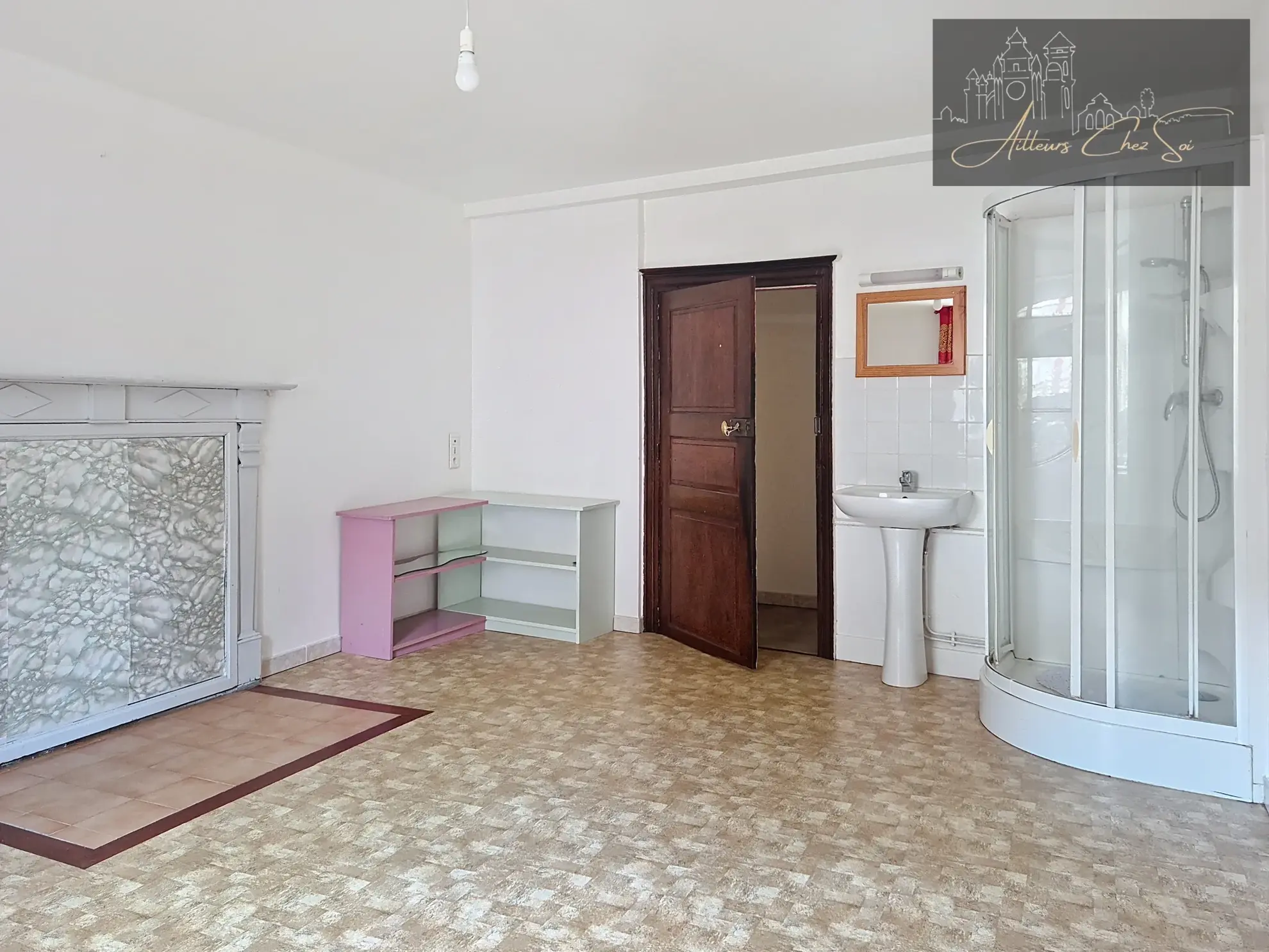 Maison de village en pierre de 164 m² avec jardin et garage à Salmiech 