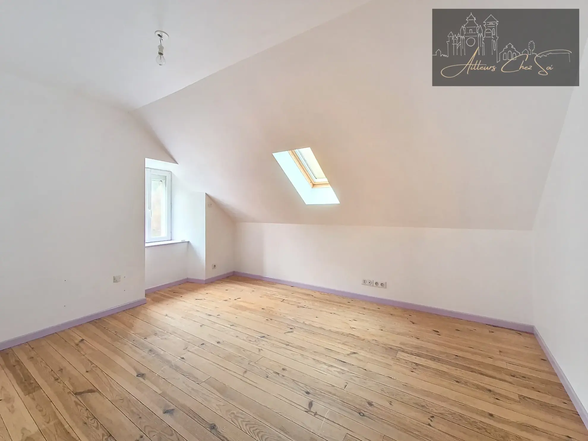 Maison de village en pierre de 164 m² avec jardin et garage à Salmiech 