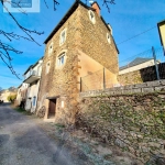 Maison de village en pierre de 164 m² avec jardin et garage à Salmiech