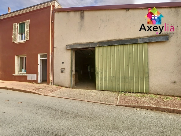 Maison à rénover de 110 m² avec dépendances et grand terrain à Mably