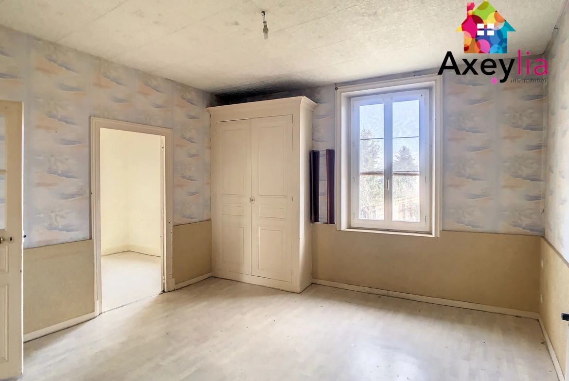 Maison à rénover de 110 m² avec dépendances et grand terrain à Mably 