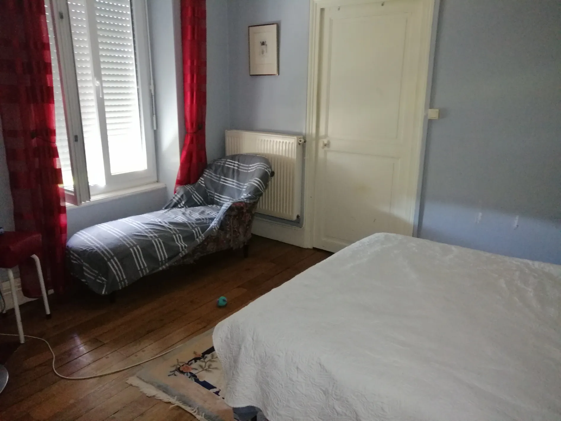 Immeuble à Nevers avec 4 appartements, jardin et potentiel locatif élevé 