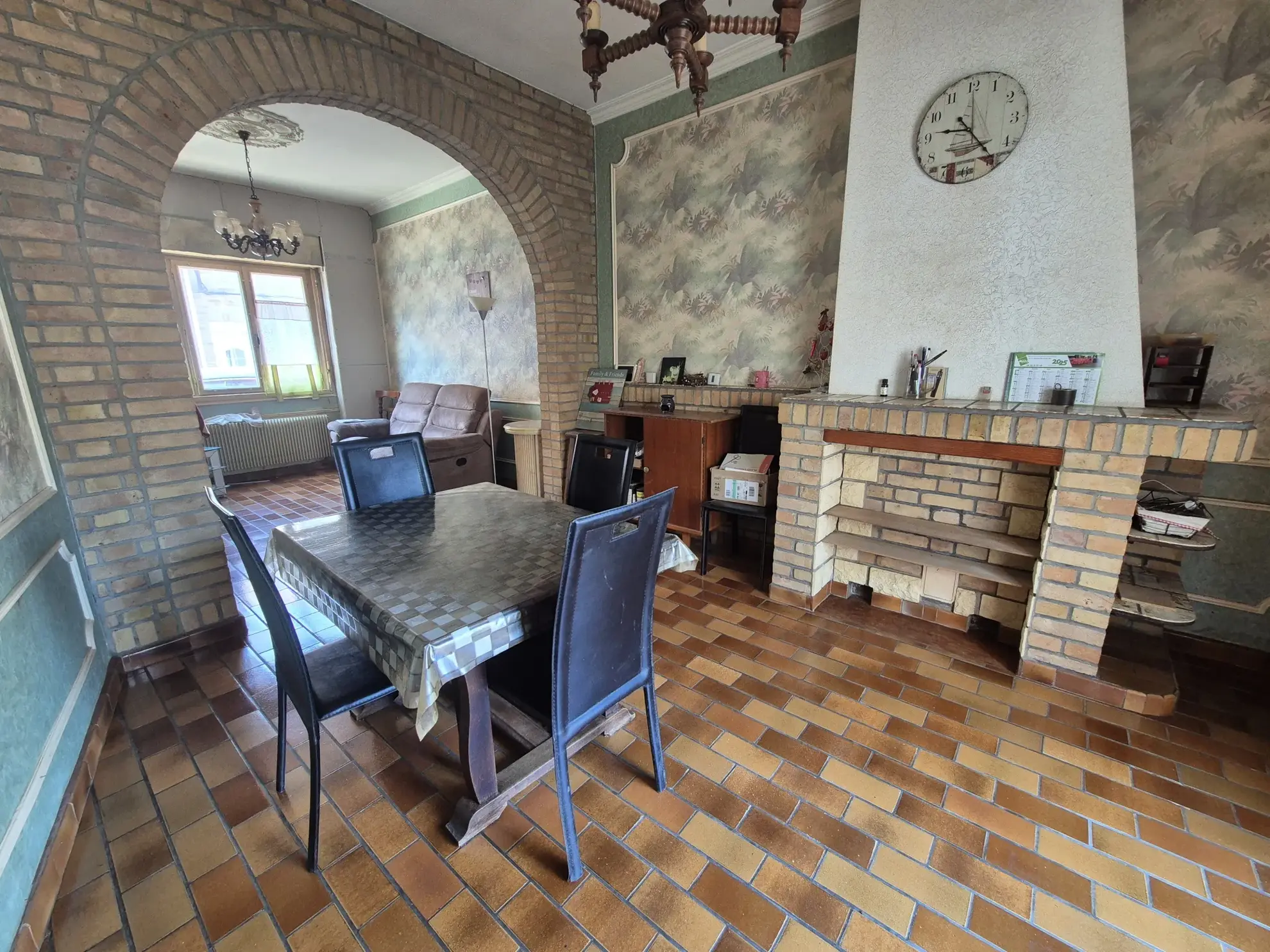 Maison de ville à Henin-Beaumont avec cour et dépendance - 90 m² 