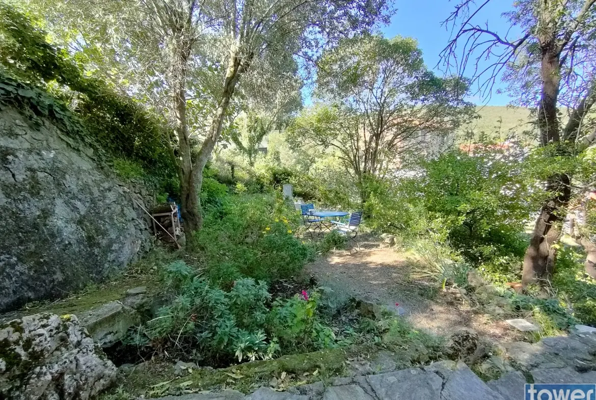 Maison de village lumineuse avec jardin à Llauro dans les Aspres 