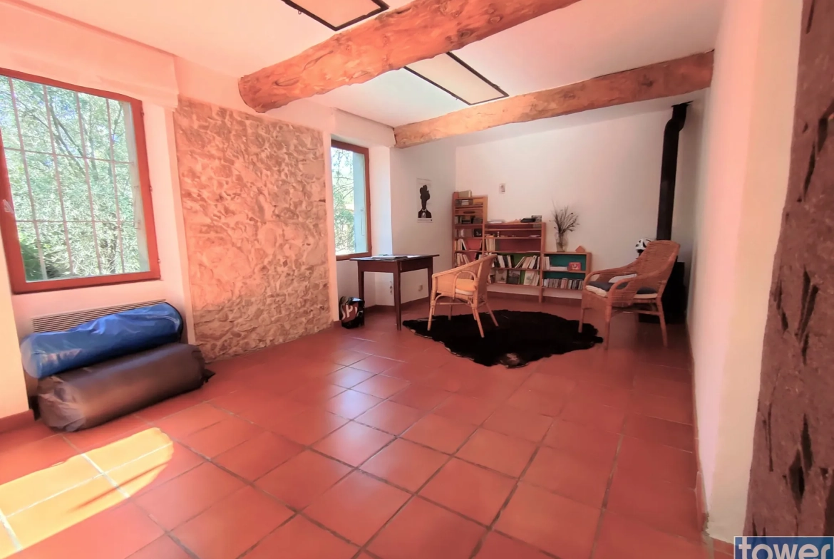 Maison de village lumineuse avec jardin à Llauro dans les Aspres 