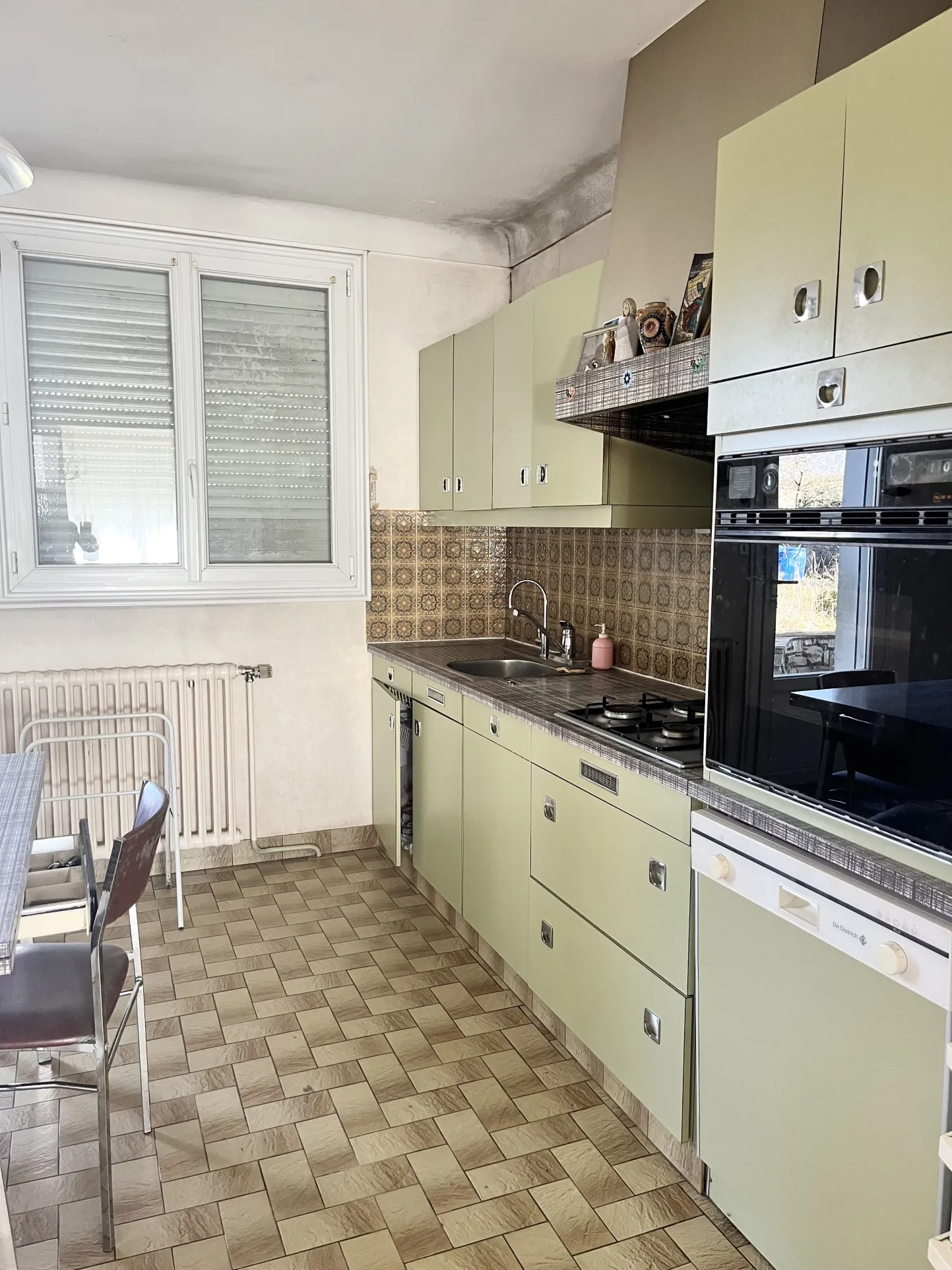 Maison à vendre en centre bourg à Maulevrier, 101 m² avec sous-sol et garage 