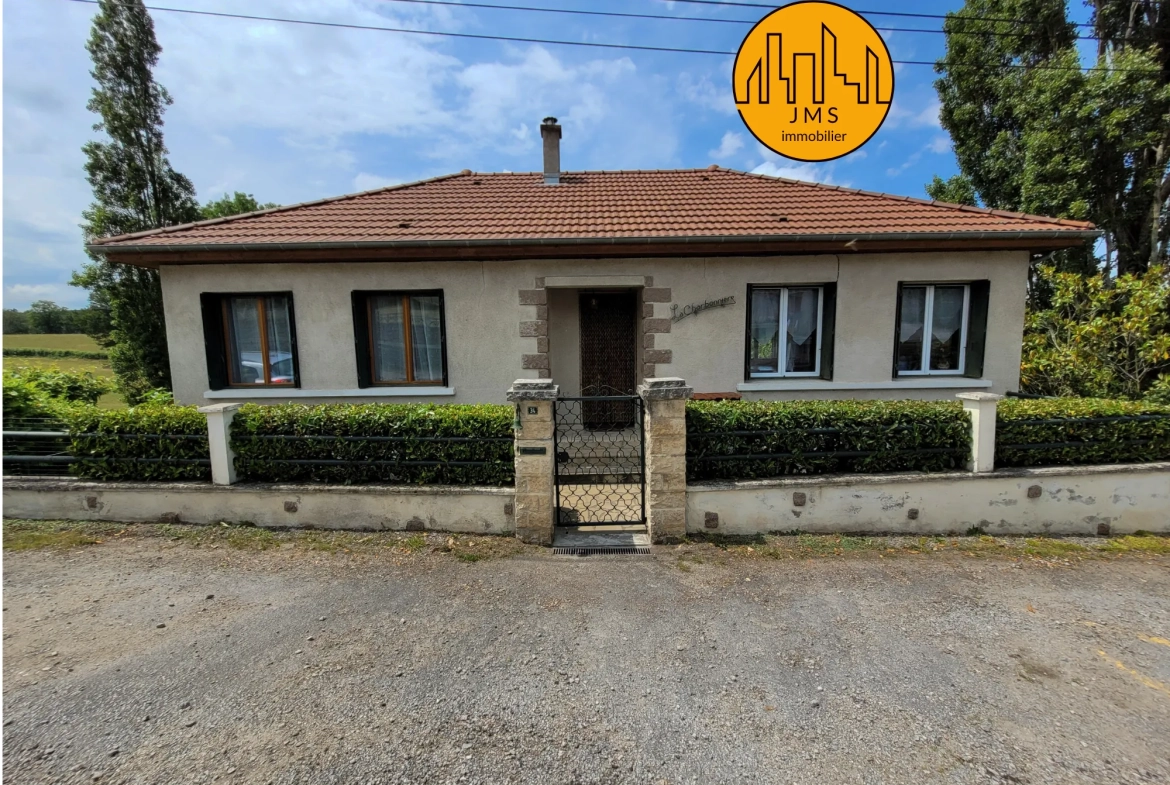 Charmante maison à Noyant d'Allier avec généreux terrain de 2300 m² 
